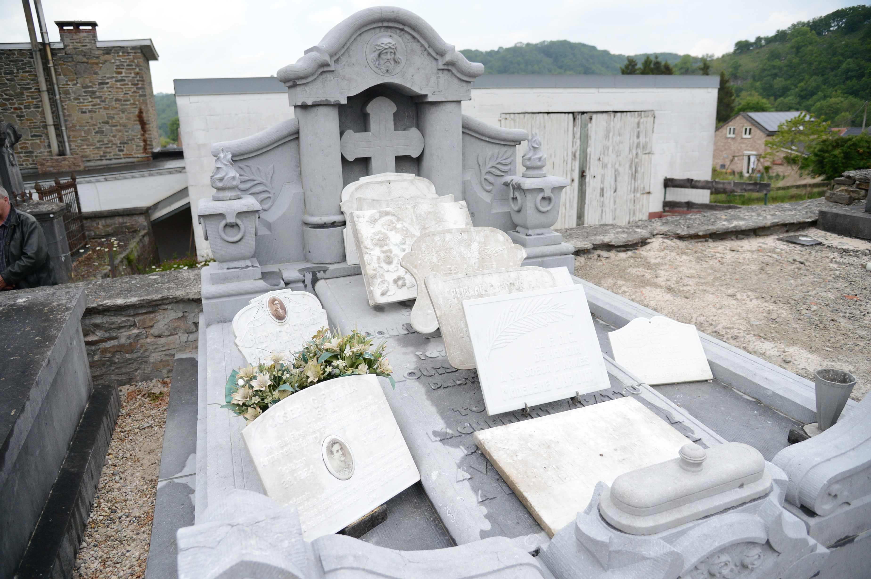 Farina grave