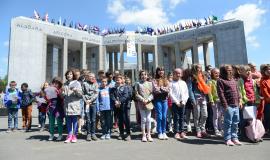 Mardasson Memorial and youth